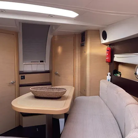 Sea Later Hotel en barco